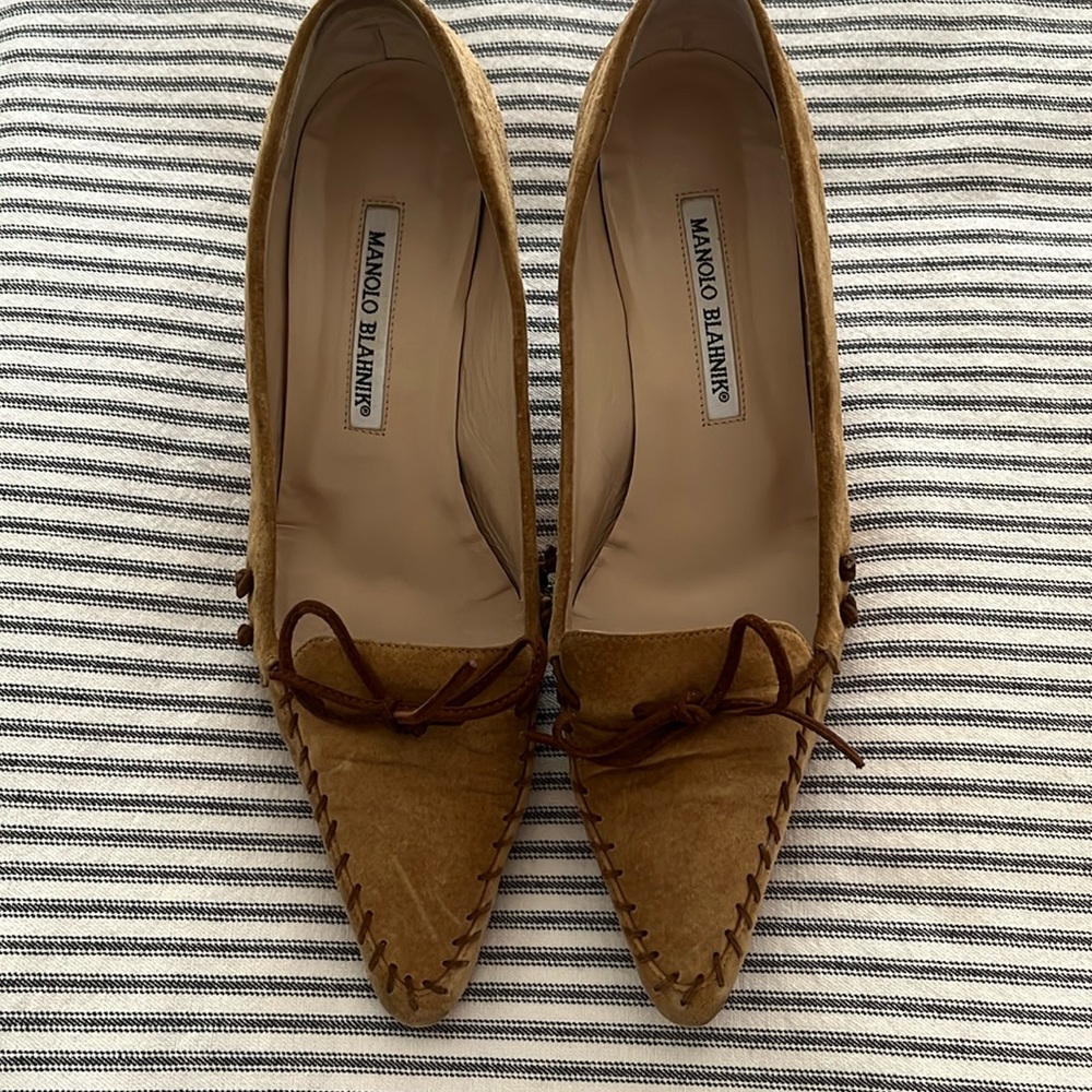 Manolo Blahnik Suède “mocassin” pump, size 38